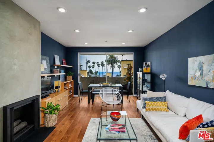 125 Montana Avenue 403, Santa Monica, California 90403