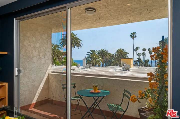 125 Montana Avenue 403, Santa Monica, California 90403