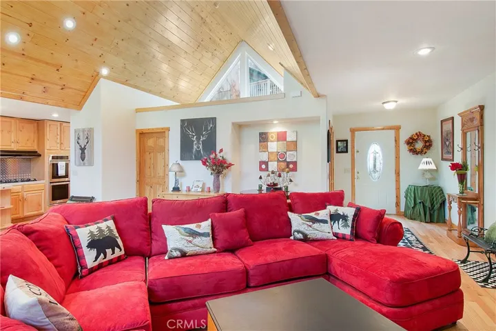 180 Grass Valley Road 33, Lake Arrowhead, California 92352