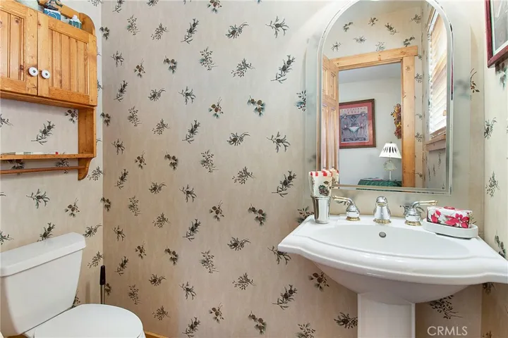 180 Grass Valley Road 33, Lake Arrowhead, California 92352