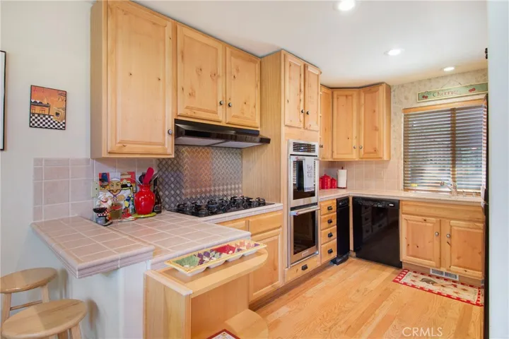 180 Grass Valley Road 33, Lake Arrowhead, California 92352