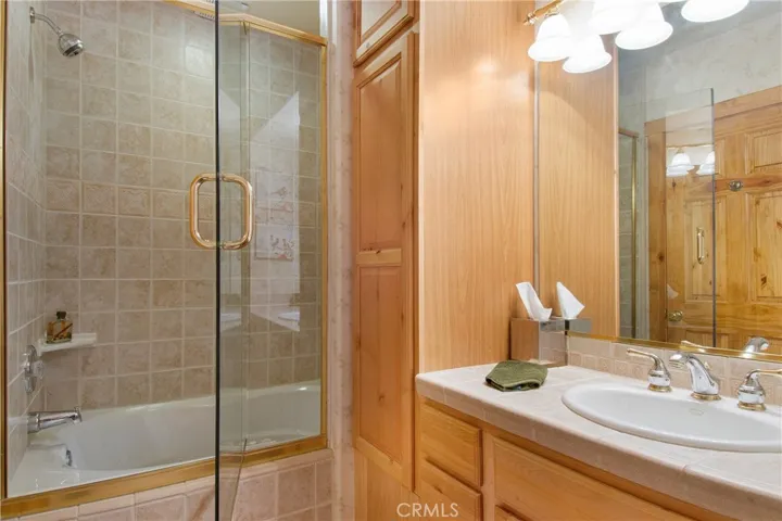 180 Grass Valley Road 33, Lake Arrowhead, California 92352