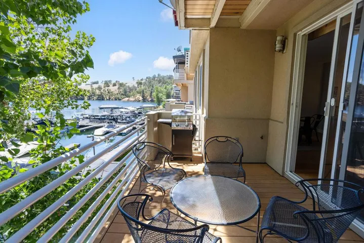 6619 Lake Tulloch Place, Copperopolis, California 95228