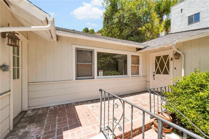15306 Del Gado Drive, Sherman Oaks, California 91403