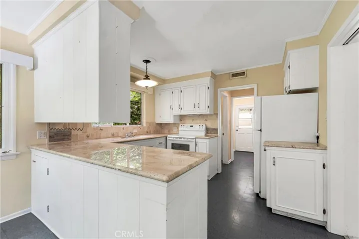 15306 Del Gado Drive, Sherman Oaks, California 91403