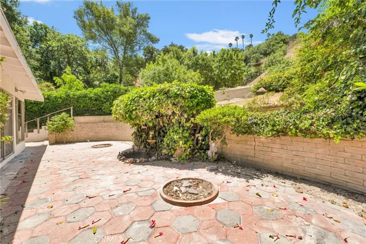 15306 Del Gado Drive, Sherman Oaks, California 91403