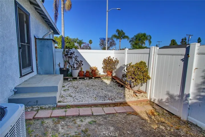 11527 Homeland Avenue, Whittier, California 90604
