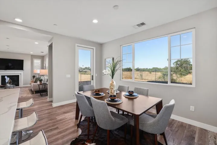 1573 Country Manor Drive, Santa Rosa, California 95403