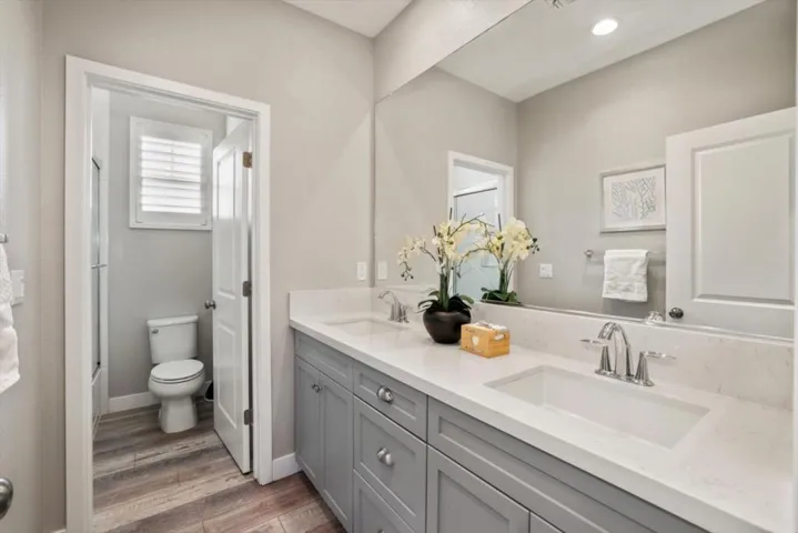 1573 Country Manor Drive, Santa Rosa, California 95403