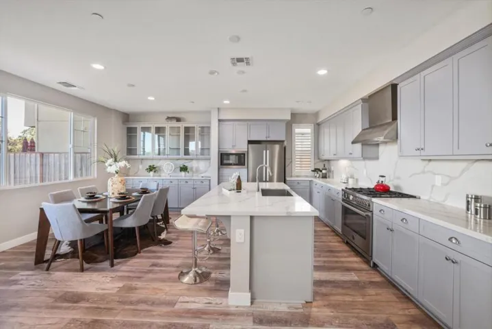 1573 Country Manor Drive, Santa Rosa, California 95403