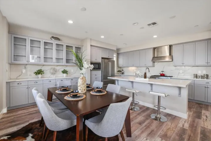 1573 Country Manor Drive, Santa Rosa, California 95403