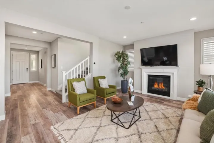 1573 Country Manor Drive, Santa Rosa, California 95403