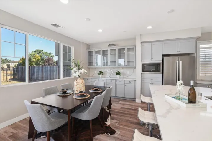 1573 Country Manor Drive, Santa Rosa, California 95403