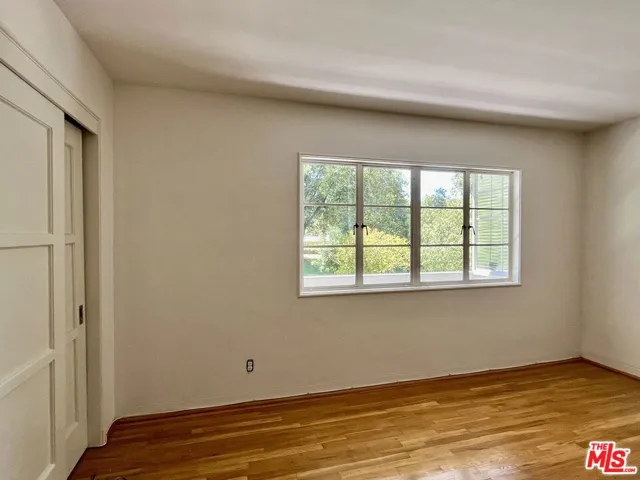 Huge bedroom
