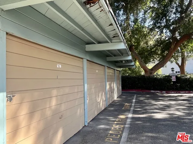 Private 1-car garage close to unit