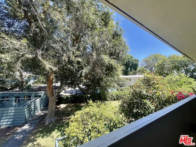 Nothr facing balcony