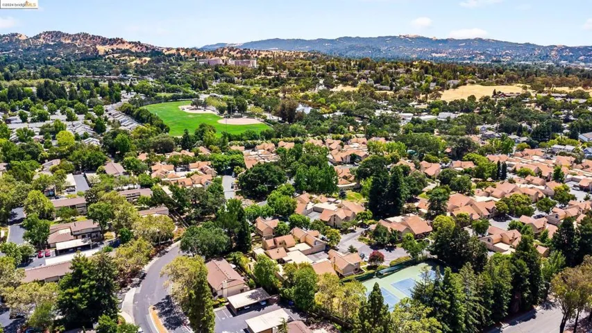 159 Northcreek Circle, Walnut Creek, California 94598-1314