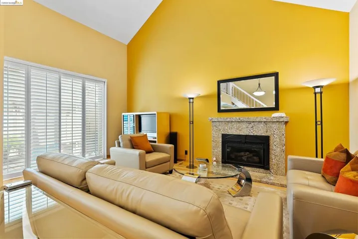159 Northcreek Circle, Walnut Creek, California 94598-1314