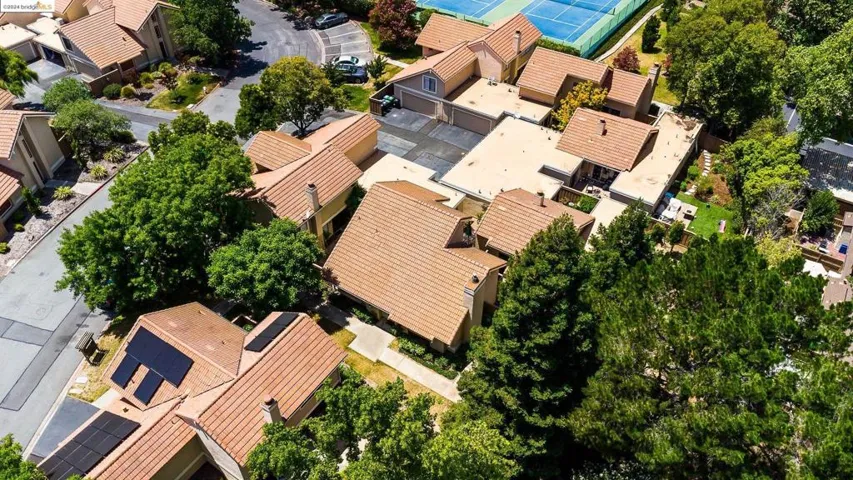 159 Northcreek Circle, Walnut Creek, California 94598-1314