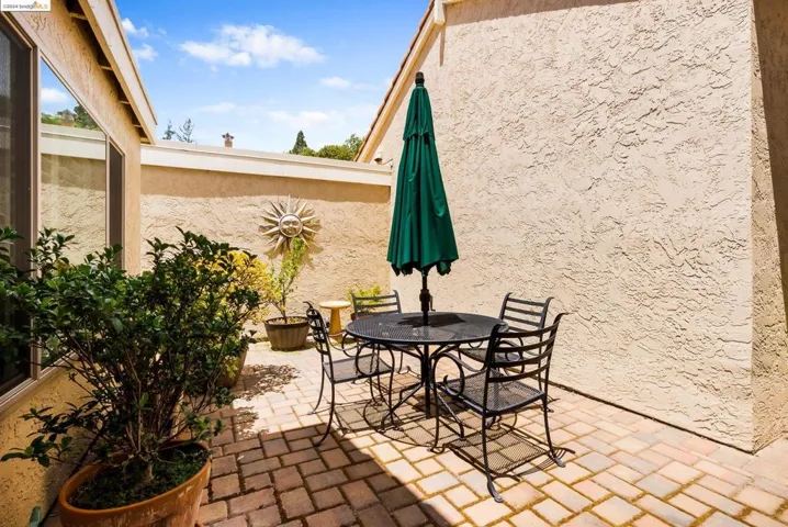 159 Northcreek Circle, Walnut Creek, California 94598-1314