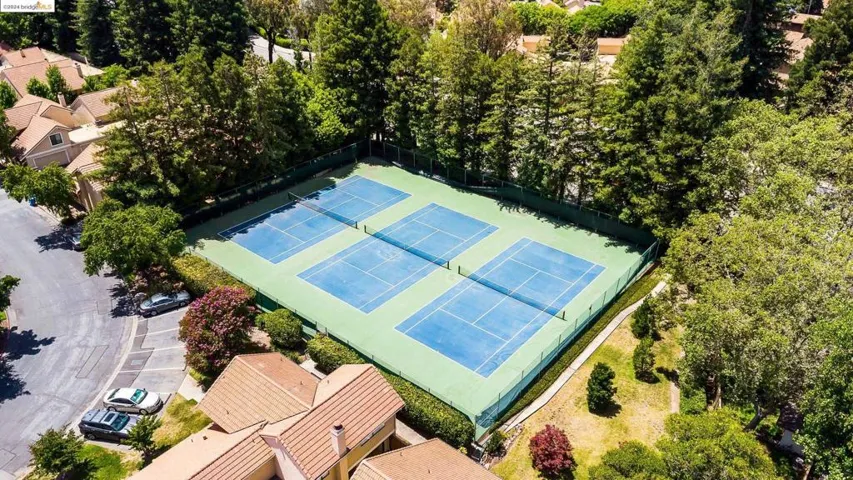 159 Northcreek Circle, Walnut Creek, California 94598-1314