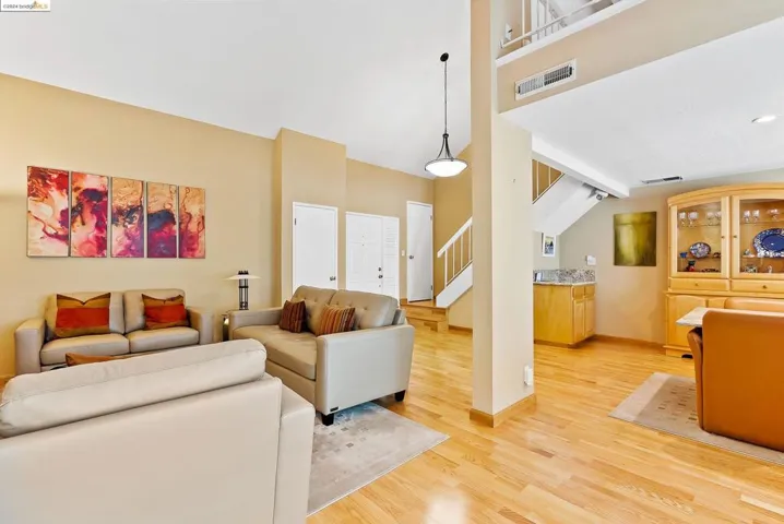 159 Northcreek Circle, Walnut Creek, California 94598-1314