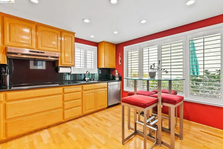 159 Northcreek Circle, Walnut Creek, California 94598-1314