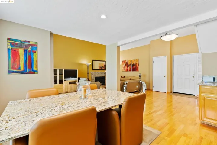 159 Northcreek Circle, Walnut Creek, California 94598-1314