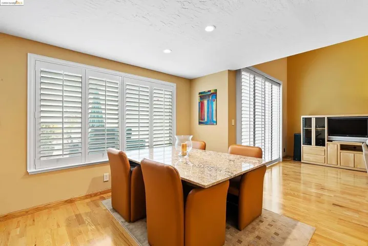 159 Northcreek Circle, Walnut Creek, California 94598-1314