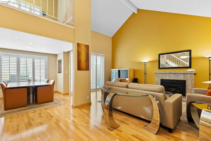 159 Northcreek Circle, Walnut Creek, California 94598-1314