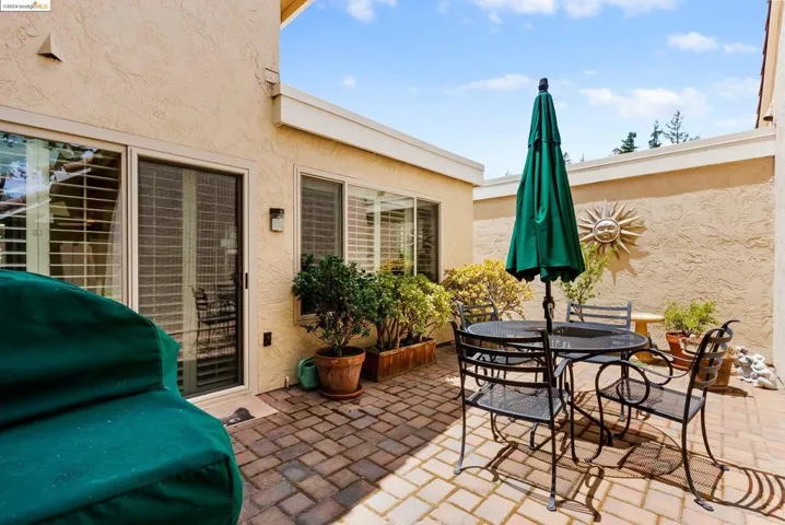 159 Northcreek Circle, Walnut Creek, California 94598-1314