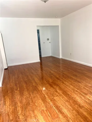 Laminate wood flooring all over the unit