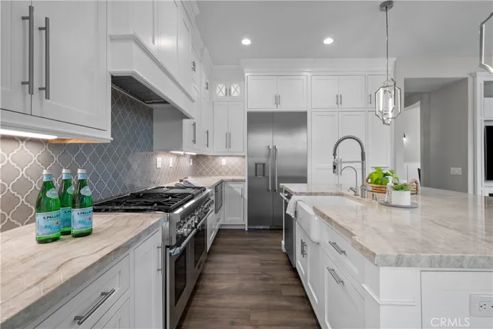 Beautifully Upgraded kitchen