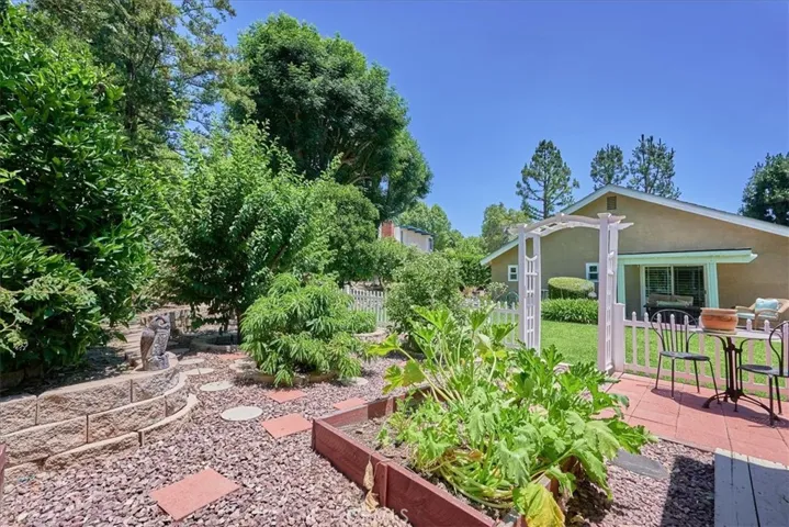 5530 Crooked Creek Road, Rancho Cucamonga, California 91737