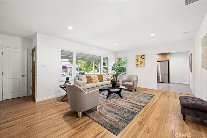 3805 W Heffron Drive, Burbank, California 91505