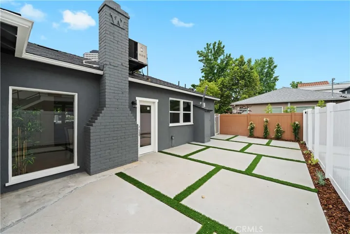 3805 W Heffron Drive, Burbank, California 91505
