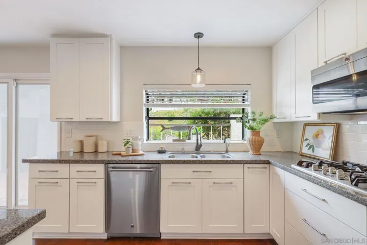 11518 Faisan Way, San Diego, California 92124