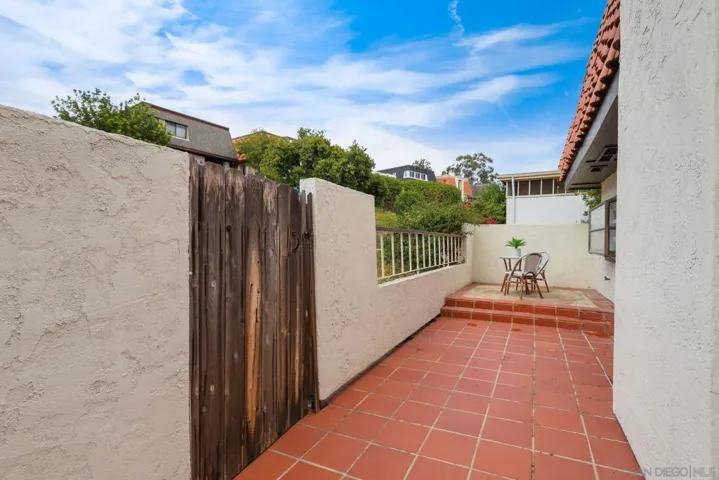 11518 Faisan Way, San Diego, California 92124