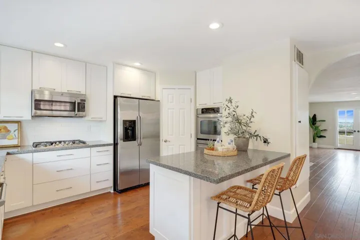 11518 Faisan Way, San Diego, California 92124