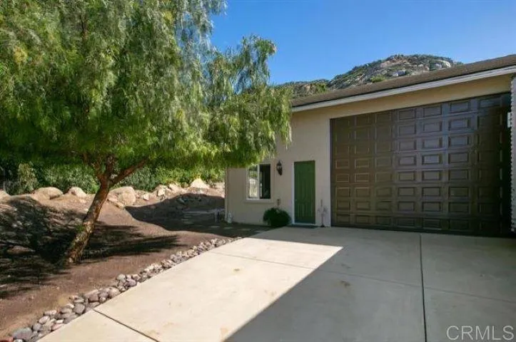 11597 Kaywood Place, Escondido, California 92026