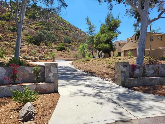 11597 Kaywood Place, Escondido, California 92026