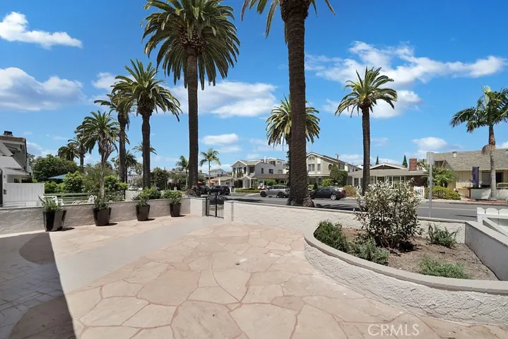 608 Marguerite Avenue, Corona Del Mar, California 92625
