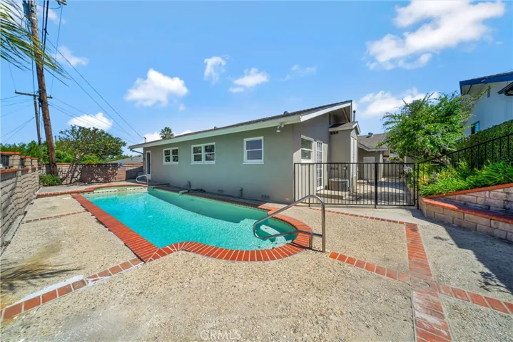 1825 Santa Rena Drive, Rancho Palos Verdes, California 90275