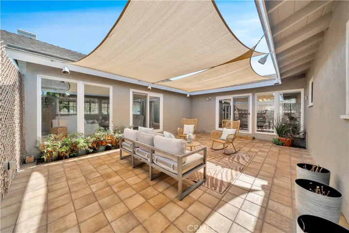 1825 Santa Rena Drive, Rancho Palos Verdes, California 90275