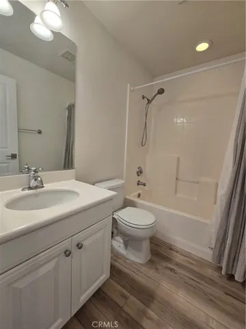 94 Chantilly, Irvine, California 92620