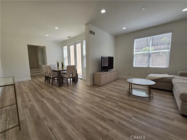 94 Chantilly, Irvine, California 92620