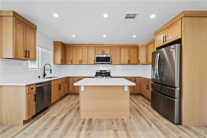 4718 Radnor Avenue, Lakewood, California 90713
