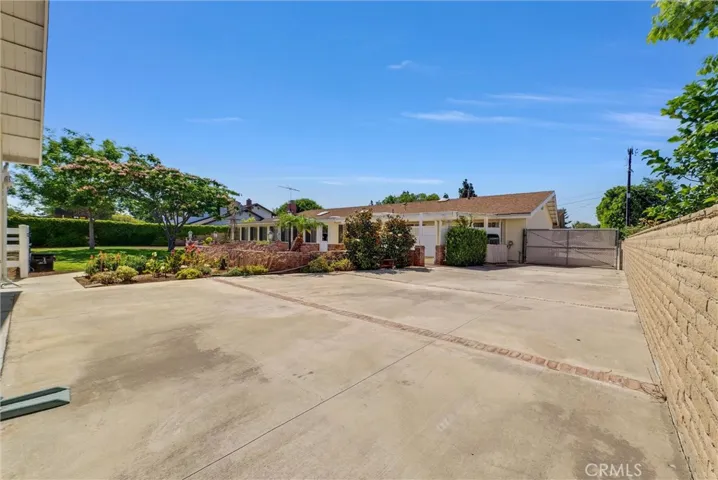 5883 Lakeview Avenue, Yorba Linda, California 92886