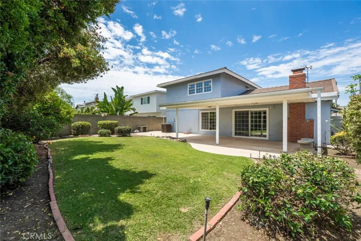 Established landscaping, plenty of grass area for little ones to play.