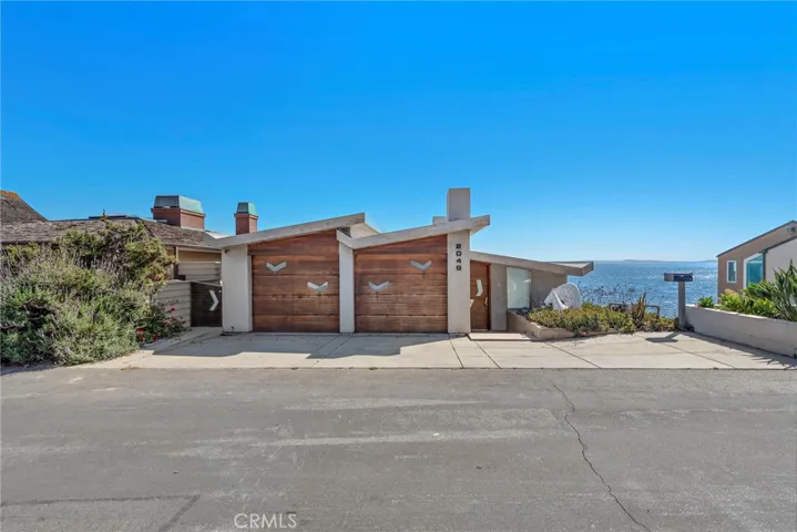 2049 Ocean Way, Laguna Beach, California 92651